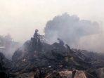 gudang-rongsokan-di-Kecamatan-Candi-Sidoarjo-ludes-terbakar.jpg
