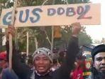 gus-samsudin-diungsikan-tanpa-sepengetahuan-penggerudukan-padepokan-nur-dzat-sejati.jpg