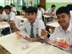 hari-pertama-pelaksanaan-program-Makan-Bergizi-Gratis-di-surabaya.jpg