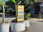 jalan-rusak-di-Blitar-dihadang-warga.jpg