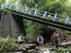 jembatan-putus-antar-desa-Pasuruan.jpg