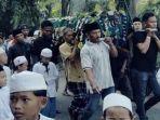 jenazah-Moh-Sabar-dimakamkan-di-Pasuruan.jpg