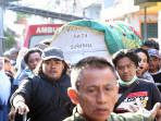 jenazah-pemuda-Surabaya-korban-tenggelam-di-Pantai-Modangan-Malang-Jatimjpg.jpg