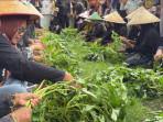 kangkung-diikuti-banyak-warga-Mulai-dari-yang-masih-muda-hingga-lanjut-usia.jpg