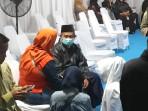 keluarga-Muhammad-Ridwan-Sahari-berada-di-RS-Bhayangkara-Surabaya.jpg