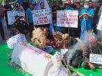 kepala-diknas-kota-kediri-dituntut-mundur-terkait-pencabulan.jpg