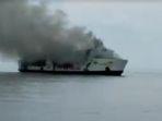 km-santika-nusantara-tujuan-surabaya-balikpapan-terbakar.jpg
