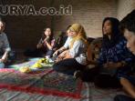 komisioner-komnasham-manejer-nasution-polisi-todong-pistol_20150813_195342.jpg
