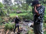 limbah-kotoran-sapi-mencemari-sungai-di-Kecamatan-Wonosalam-Jombang.jpg