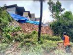 longsor-di-Trenggalek-1522023.jpg