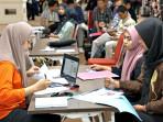 mahasiswa-asal-Surabaya-penerima-program-Beasiswa-Pemuda-Tangguh-mengikuti-verifikasi.jpg