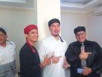 mendadak-ahmad-dhani-didatangi-kuasa-hukum-e-rutan-medaeng-di-sidoarjo-sebelum-sidang.jpg