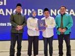 menerima-B1-KWK-dari-Partai-NasDem-di-Jakarta.jpg