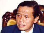 menteri-penerangan-harmoko.jpg