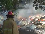 mobil-terbakar-di-laha-parkir-penyewaan-garasi-di-Gresik.jpg