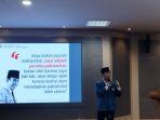 mochamad-nur-arifin-bupati-trenggalek-menjalani-sidang-tesisnya-di-universitas-airlangga.jpg