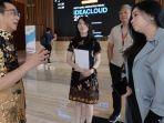 owner-tancorp-hermanto-tanoko-baju-batik-memaparkan-konsep-ideacloud-2020.jpg
