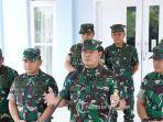 panglima-tni-laksamana-yudo-mragono-saat-mengumumkan-operasi-siaga-tempur-di-daerah-rawan-kkb-papua.jpg