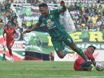 paulo-victor-saat-laga-persebaya-surabaya-vs-persija-jakarta.jpg