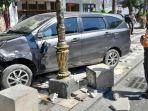 pedestrian-Surabaya-ditabrak-mobil.jpg
