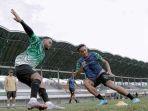 pemain-Persebaya-menjajal-Stadion-Demang-Lehman.jpg