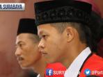 pembunuh-sadis-menangis-meraung-raung-surabaya-pengadilan_20150409_185432.jpg
