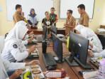 Pastikan MBG Di Kota Mojokerto Aman Dan Fresh, Ning Ita Awasi Distribusi Dari SPPG Hingga Sekolah