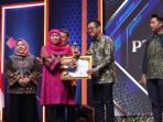 penghargaan-Jatim-fest-di-Gresik-1.jpg