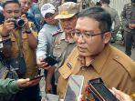 penyegelan-Ruko-Simpang-Tiga-Jombang-Jatim.jpg