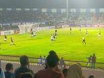 pertandingan-persela-lamongan-melawan-persikab-bandung-di-stadion-surajaya.jpg