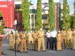plt-bupati-muqit-arief-saat-memimpin-apel-di-depan-kantor-pemkab-jember.jpg