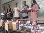 razia-rokok-ilegal-di-Situbondo-27102022.jpg