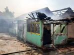 rumah-terbakar-di-Sidoarjo-Jatim-1192025.jpg