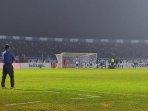 saat-pertandingan-lawan-Persikab-Minggu-4922-malam.jpg