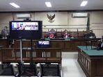 sidang-terdakwa-hakim-nonaktif-Itong-Isnaeni-Hidayat-di-Pengadilan-Tipikor-Surabaya.jpg