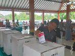 surabaya/simulasi-Pemilu-2024-yang-digelar-KPU-Bojonegoro.jpg