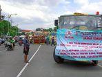 Protes SKB 3 Dirjen di Surabaya, Puluhan Sopir Truk Trailer Unjuk Rasa di DPRD Jatim
