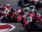 sosok-panitia-mandalika-yang-bikin-bos-ducati-marah-besar-buka-boks-berisi-motor-wsbk-secara-ilegal.jpg