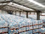 stok-pupuk-di-Gudang-Petrokimia-Gresik-4102025.jpg