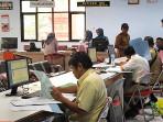 suasana-di-Kantor-Dispendukcapil-Kabupaten-Trenggalek-Jatim-21102025jpg.jpg