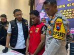 tersangka-pembunuh-kakek-di-Ponorogo-menyerahkan-diri-ke-polisi.jpg
