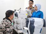 warga-konsultasi-penglihatan-dan-jarak-pandang-di-Klinik-Utama-Mata-RSMS-Ngawi.jpg