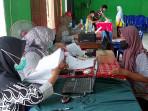 warga-menjalani-tracing-TBC-dari-Dinkes-Kabupaten-Kediri-Jatim.jpg