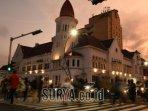 wisata-kota-lama-di-Gedung-Internatio-Surabaya-Kamis-2762024.jpg