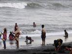 wisata-pantai-di-Lumajang.jpg