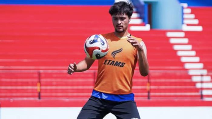 PEMAIN AREMA MENGANGGUR - Pemain bek tengah Arema FC, Brandon Scheunemann ketika menjalani sesi latihan di Stadion Gajayana Malang dalam postingan Instagram klub yang dibagikan 12 September 2025. Mendekati jeda paruh musim Super League 2025/2026, kondisi skuad Arema FC menjadi sorotan setelah tercatat ada enam pemain yang hingga pekan ke-13 masih memiliki catatan nol menit bermain termasuk Brandon Scheunemann. 
