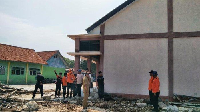 Tanggul Laut Jebol, 2 Sekolah di Kepulauan Mandangin Sampang Madura Potensi Diterjang Banjir Rob