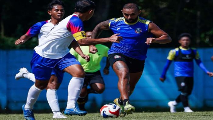 3 Alasan Arema FC Wajib Menang di Kandang PSM Makassar