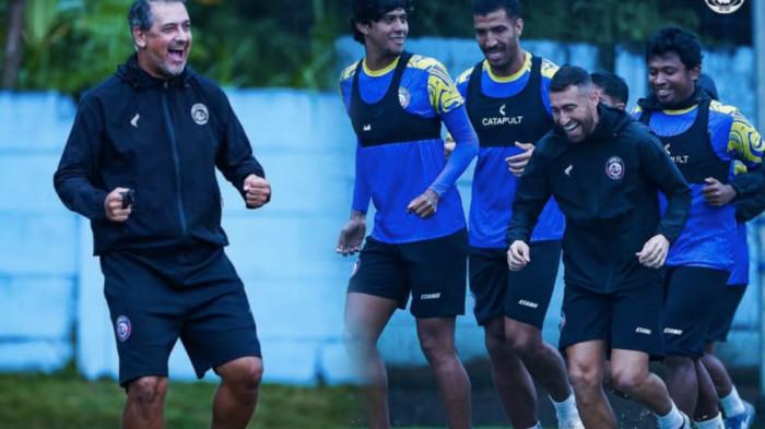 Daftar 3 Pemain Arema FC Absen Lawan Persebaya di GBT, Marcos Santos Krisis Bek Sayap