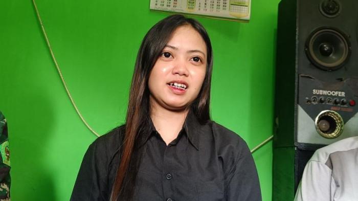 SUAMIKU PEREMPUAN - Intan Anggraeni menikah dengan sesama perempuan (Rey) di Kota Malang. Intan sebelumnya tidak tahu kalau Rey adalah perempuan. Intan merasa ditipu setelah tahu jati diri Rey saat malam pertama.